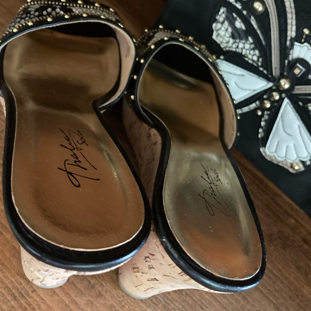 Sandals - Picture 3 of 8